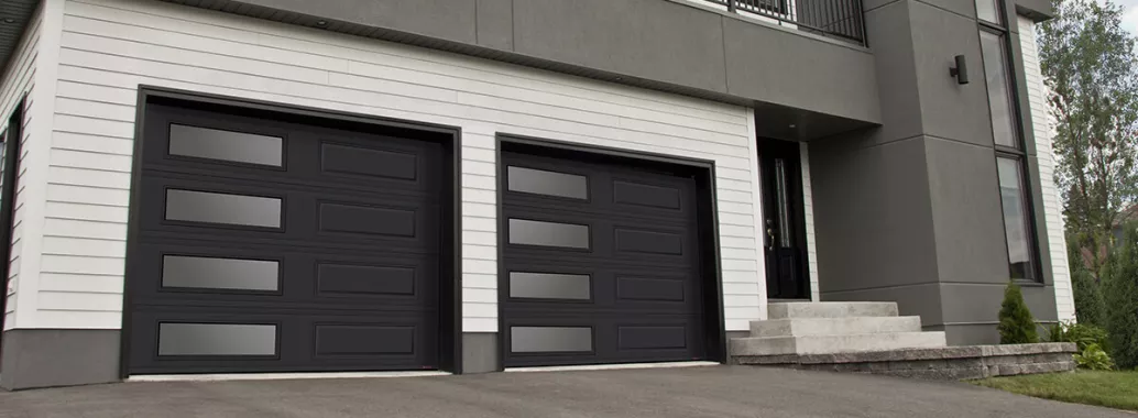 Classic XL, 9' x 7', Black, window layout: Left-side Harmony